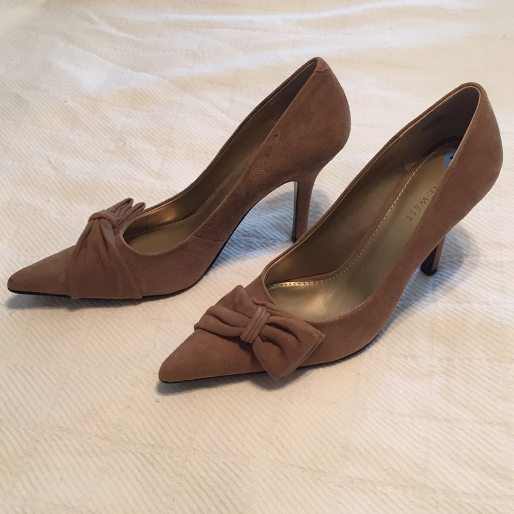 Nine West suede pumps